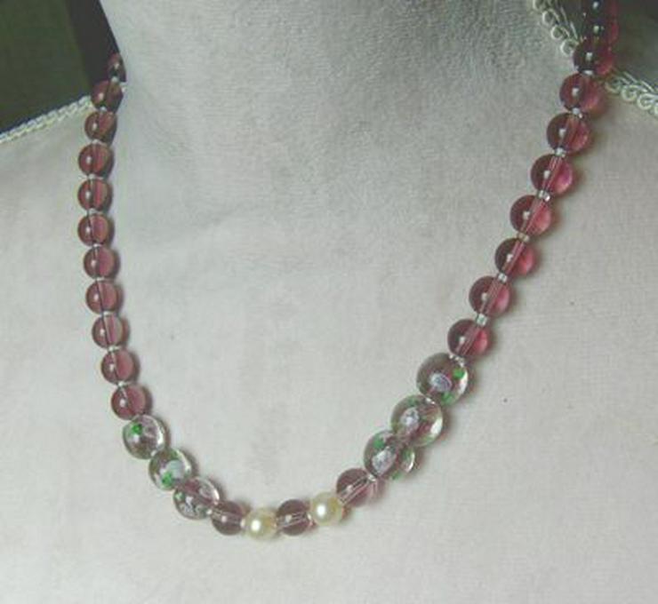 Bild 2: attraktive Glasperlenkette
