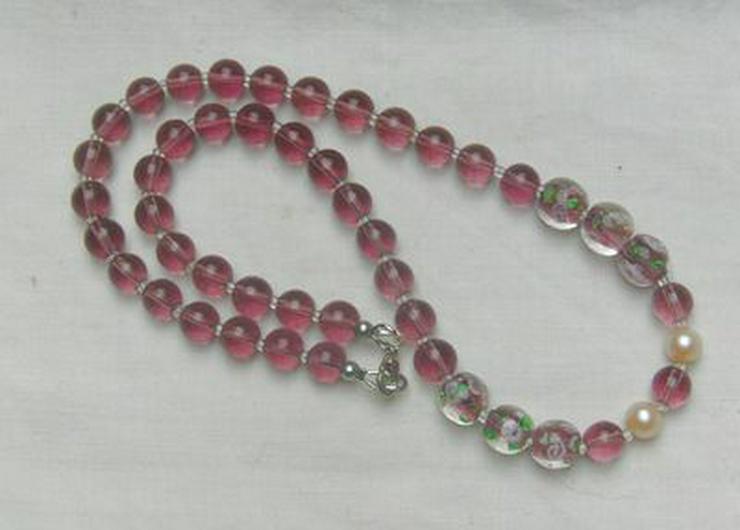 Bild 5: attraktive Glasperlenkette