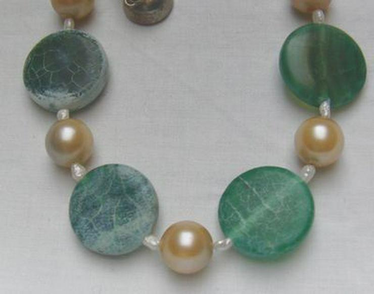 Bild 5: Edelsteinkette mit einen Bandachat und Perleneinlage