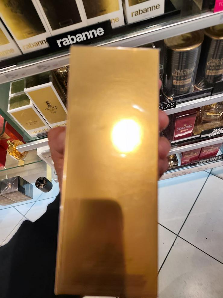 Bild 5: One Million Parfum zu Verkaufen