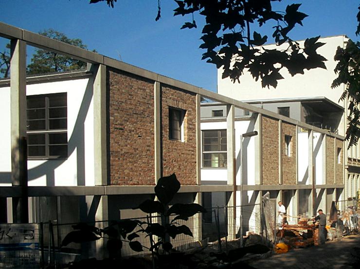 Bild 13: klassisch rote Backsteine uralte Ziegel Klinker Gala Bau Garten Gestaltung Landhaus used look shabby chick