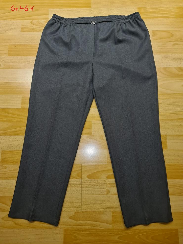 Bild 7: Auflösung von Markenware 1 Herrenanzug und Markenware verschiedener Damenbekleidungen