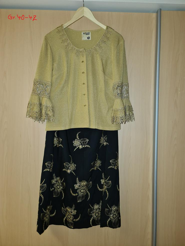 Auflösung von Markenware verschiedener Damenbekleidungen und Markenware 1 Herrenanzug - Größen 40-42 / M - Bild 1