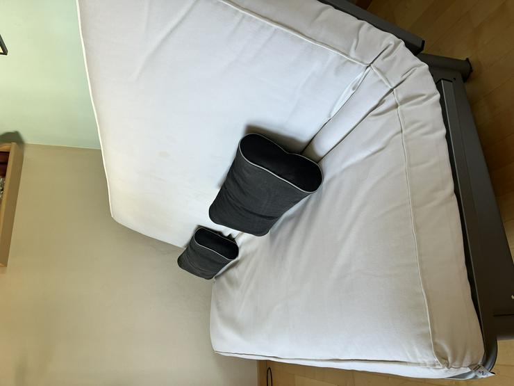 Bild 3: Bequeme Klapp-Schlaf-Couch