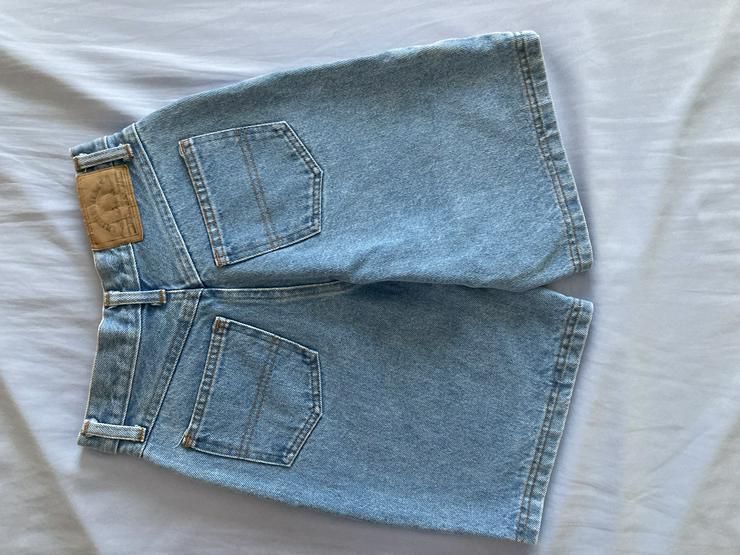 Bild 5: NEUWERTIG Jeans Shorts Gr. 140