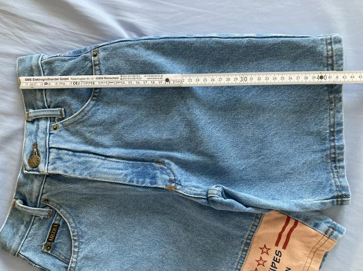 Bild 3: NEUWERTIG Jeans Shorts Gr. 140