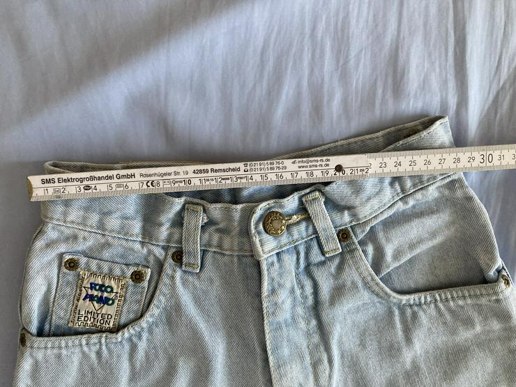Bild 2: NEU Jeans Shorts Gr. 140