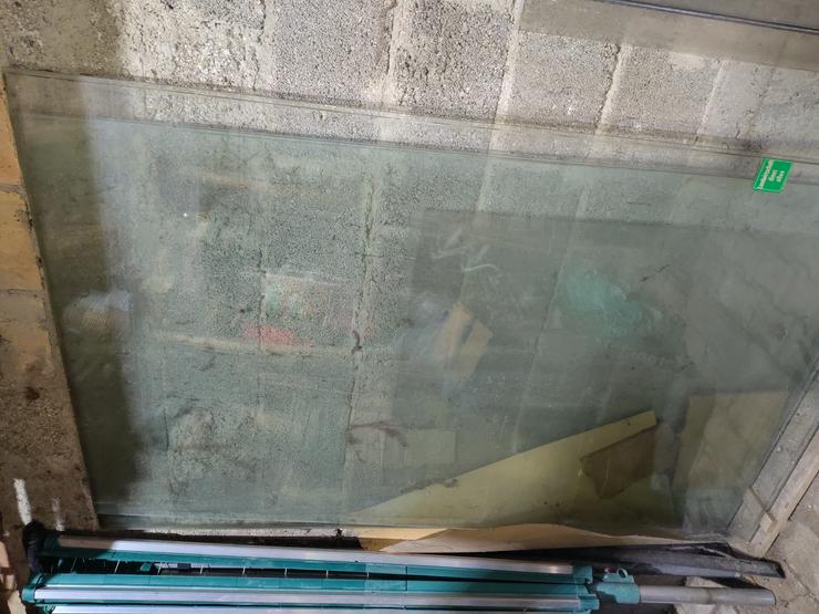 Bild 2: Div. Glasscheiben