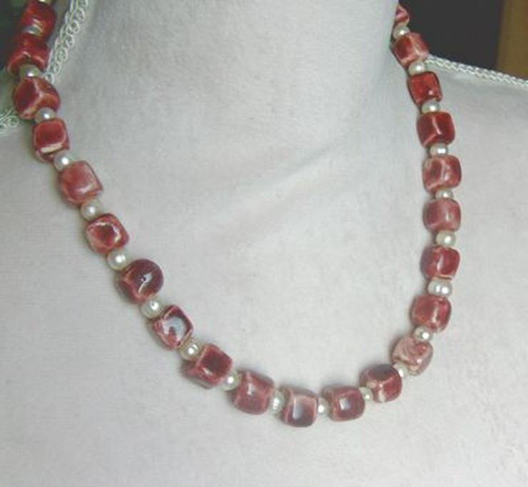 Bild 3: Edelsteinkette, roter Achat mit Perlen