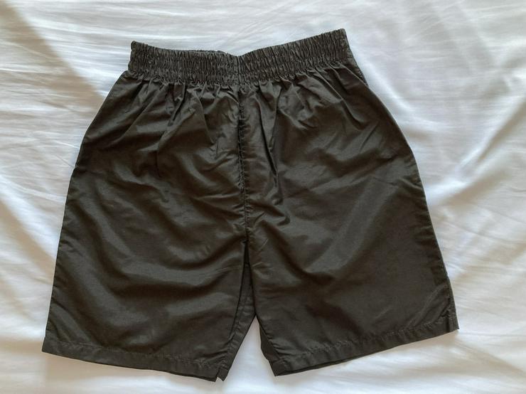 NEU Shorts Sporthose Gr. 146/152 schwarz