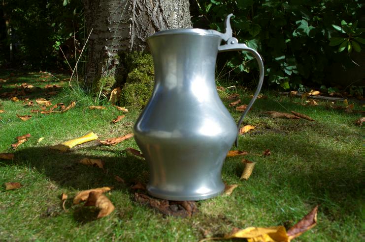 Großer Zinnkrug Typ Wallenstein mit Deckel