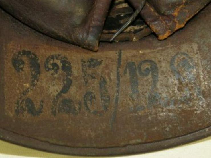 Bild 5: Stahlhelm M16 aus Wk1 