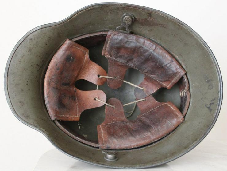Bild 2: Stahlhelm M16 aus Wk1 1917