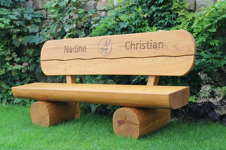 Gartenbank mit Gravur. Hochzeitsgeschenk. Krongartmöbel. - Bänke - Bild 1