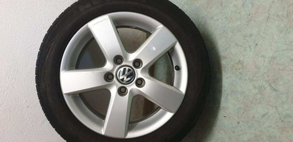Bild 3: VW Alufelgen mit Sommerreifen und starken 7mm Profiltiefe