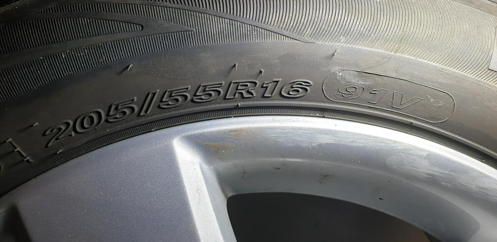 Bild 7: VW Alufelgen mit Sommerreifen und starken 7mm Profiltiefe