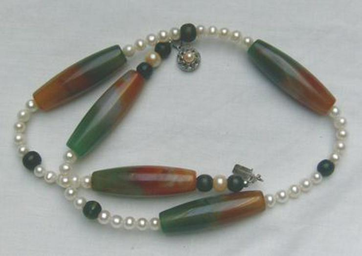 Bild 3: Longkette mit Perlen und Achaten