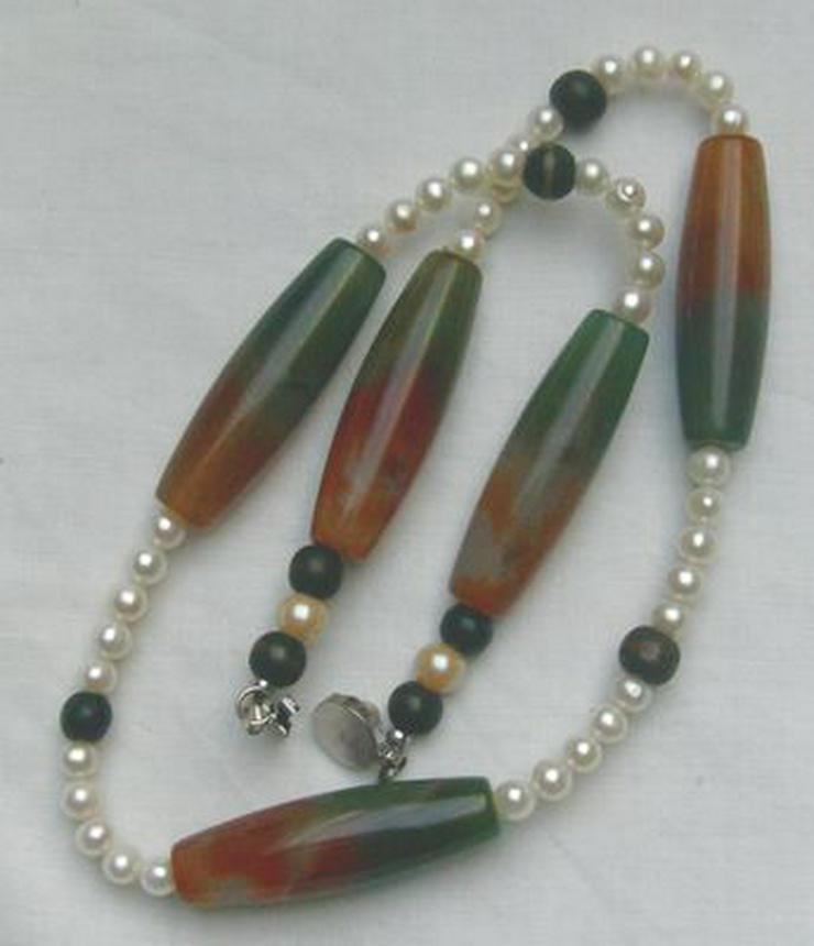 Bild 5: Longkette mit Perlen und Achaten