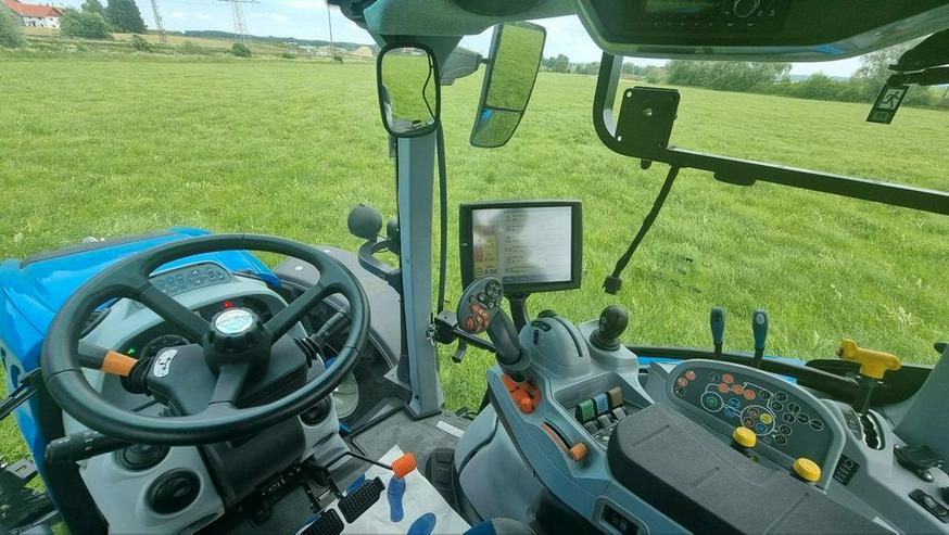Bild 3: New Holland T 5.140 AC