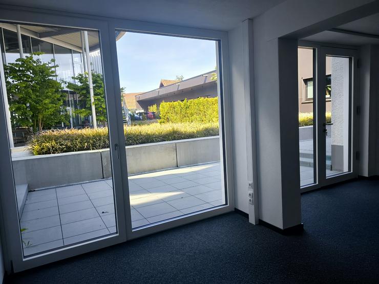 Bild 3: helle ruhige Büro oder Praxisfläche