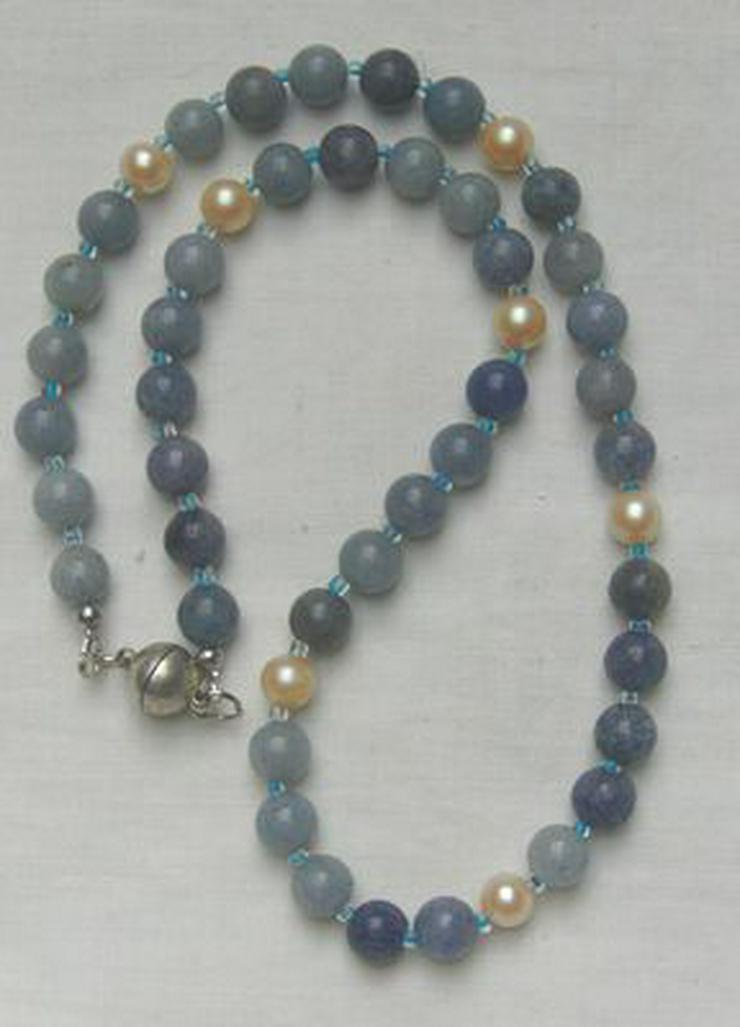 Bild 5: Blauquarzkette mit Perleneinlagen