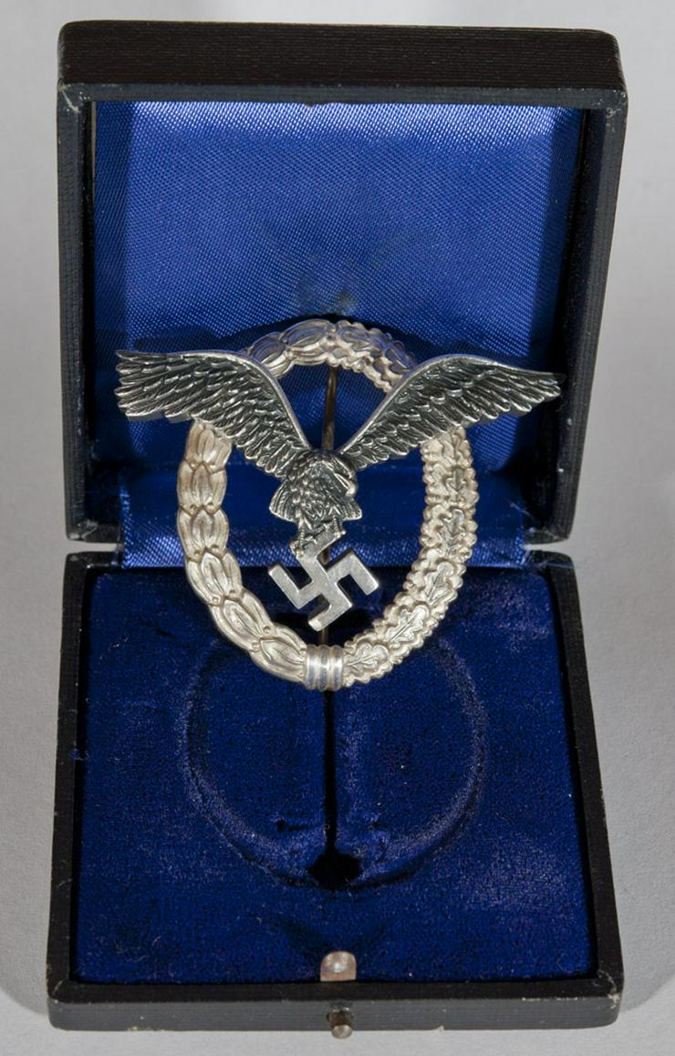 Luftwaffe Abzeichen mit Etui aus Wk2 
