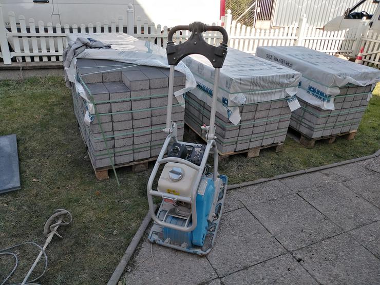 Bild 2: Pflasterarbeiten Gartenbau Heckenpflege Baumpflege