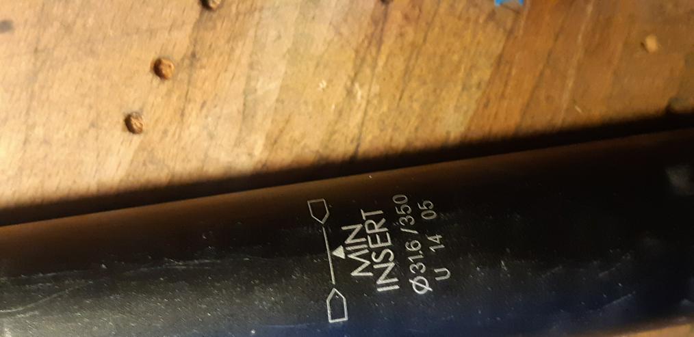 Bild 3: UNO Sattelstütze   2014 Aluminium   Schwarz   Länge 350 mm   Durchmesser 31,6 mm   