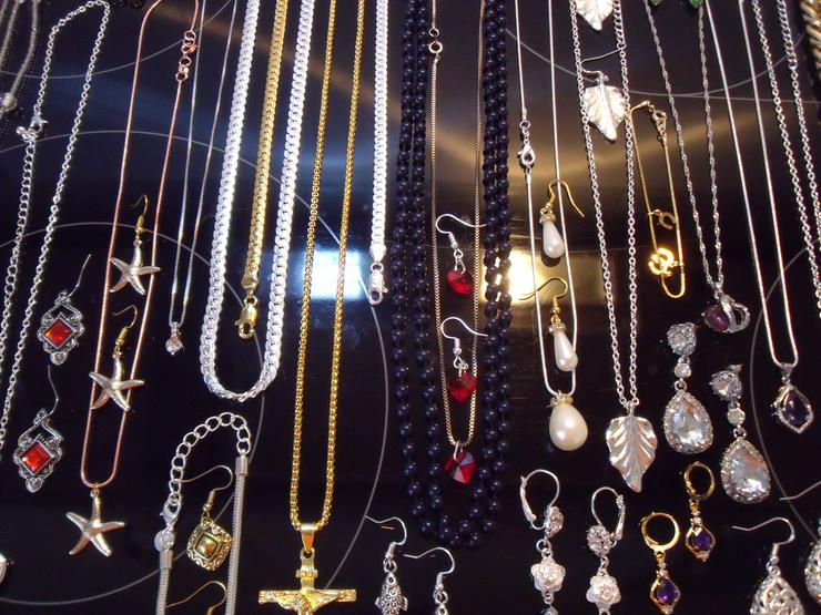 Bild 9: Konvolut Schmuck Silber 925, Gold 24 Kr , Ketten Ringe,Ohringe..