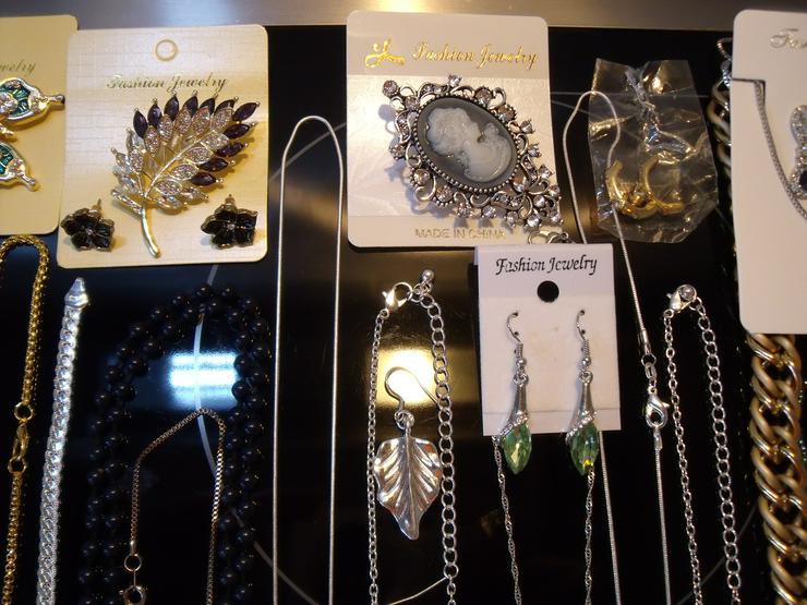 Bild 3: Konvolut Schmuck Silber 925, Gold 24 Kr , Ketten Ringe,Ohringe..