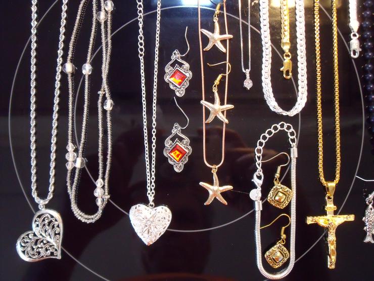 Bild 11: Konvolut Schmuck Silber 925, Gold 24 Kr , Ketten Ringe,Ohringe..