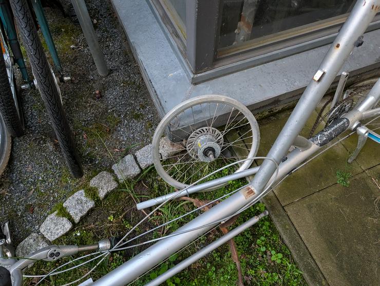 Bild 12: Gazelle Cabbi Lastenrad Frame und Teile