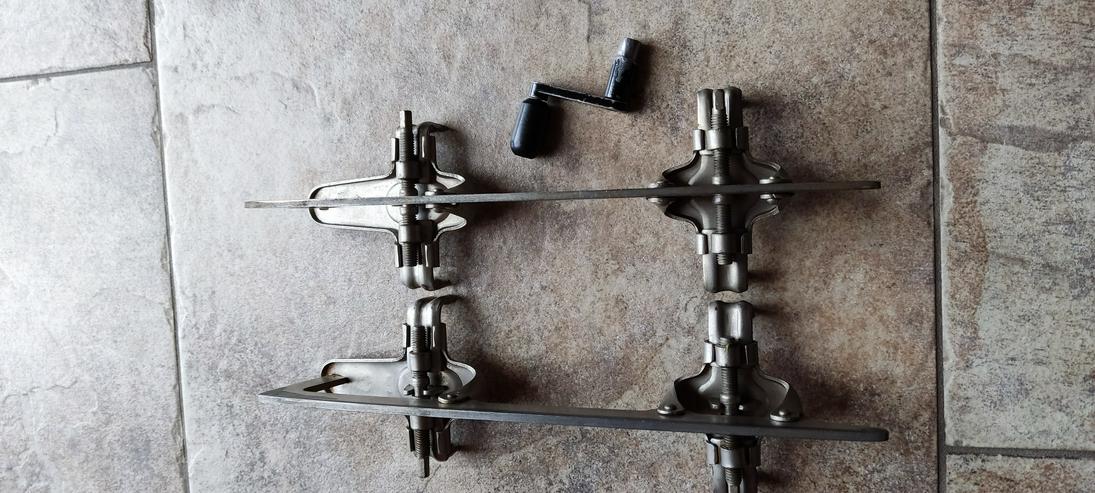 Bild 2: Schlittschuhe, sehr alt