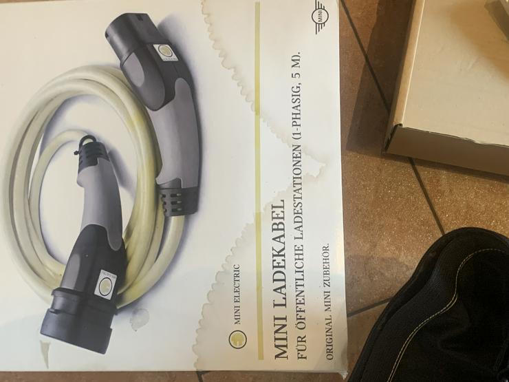 Bild 6: BMW/MINI Ladekabel für ÖFFENTLICHE LADESTATIONEN 5M wenig genutzt mit Tasche für Ladekabel