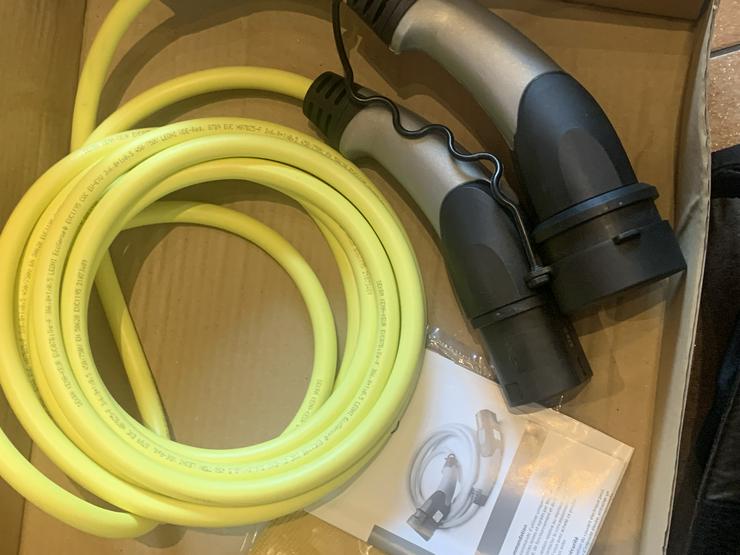 BMW/MINI Ladekabel für ÖFFENTLICHE LADESTATIONEN 5M wenig genutzt mit Tasche für Ladekabel