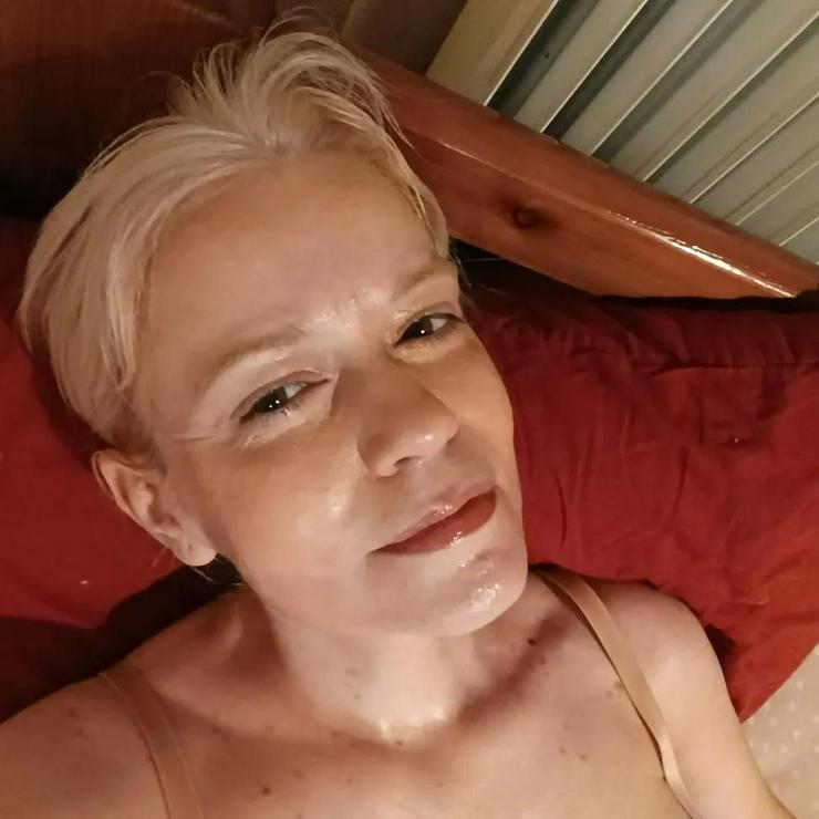 Frau mit besonderer Vorliebe sucht Dich 