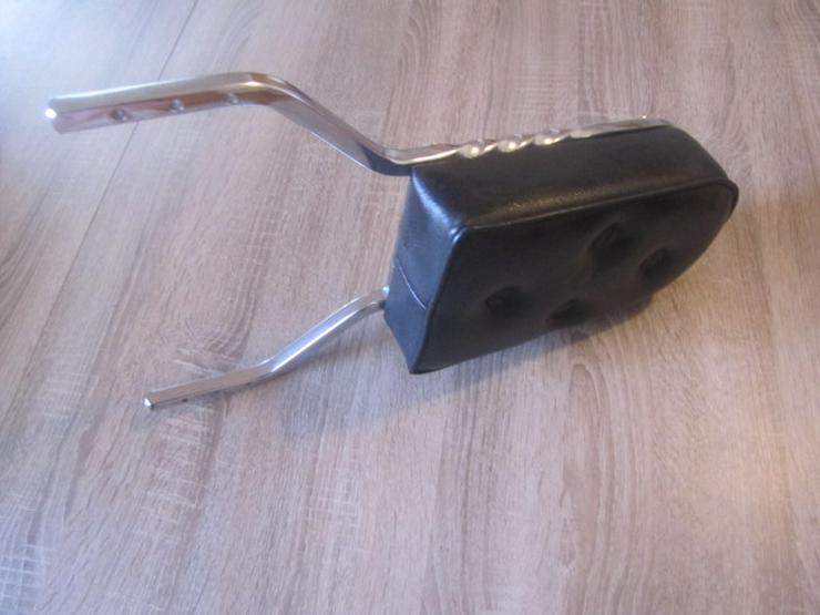 Bild 2: Sissy-Bar Rückenlehne Custom Bike Chopper Harley Old School DeLuxe Chrom gedreht - RAR!!