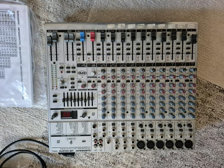 Mischer Behringer Eurorack UB1832 FX-PRO