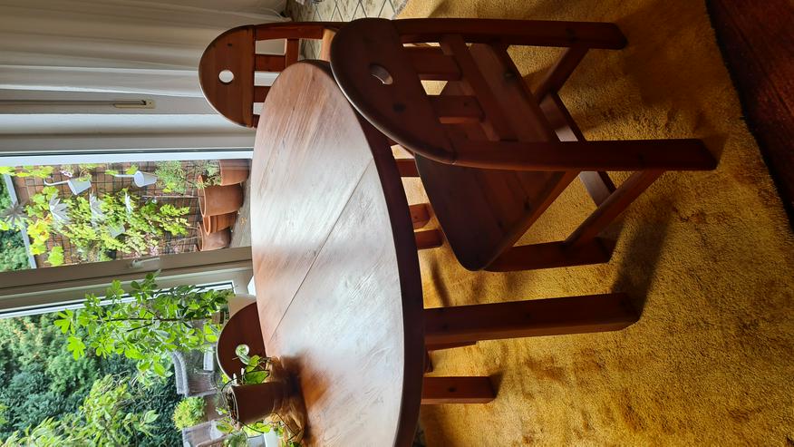 Bild 2: Runder WASA-Tisch mit 4 Stühlen