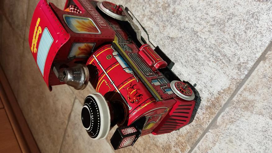 Blech-Spielzeug Lokomotive, sehr alt und funktionsfähig!