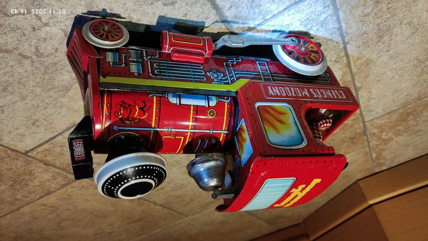 Bild 6: Blech-Spielzeug Lokomotive, sehr alt und funktionsfähig!