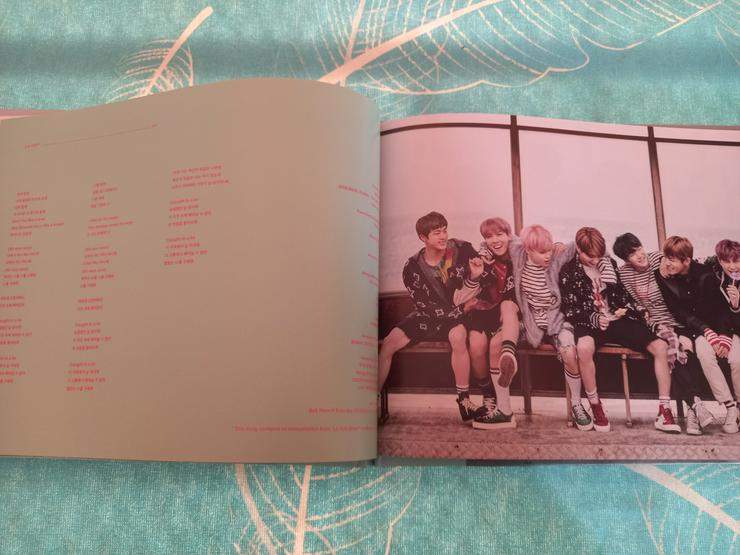 Bild 2: BTS Album You Never Walk Alone