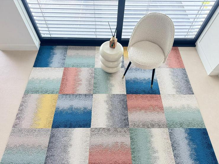 Bild 2: Preiswerte Teppichfliesen-Mischung, solange der Vorrat reicht.