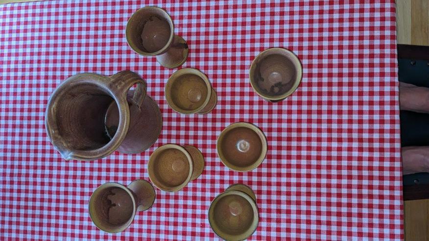 Bild 4: Töpferware, Krug mit Kelchen