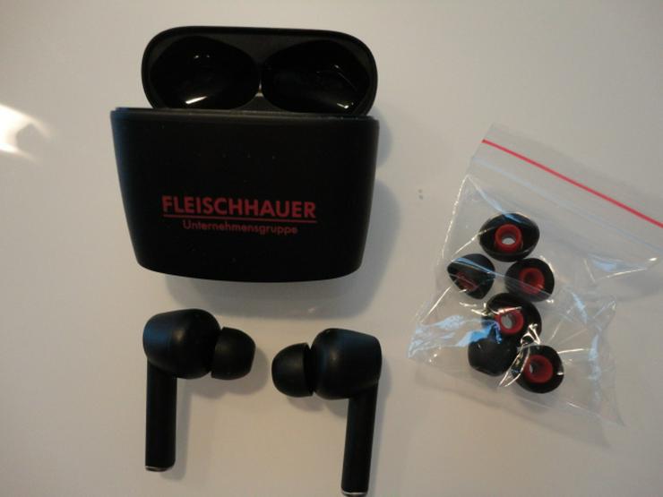 Bild 3: J8 Ear Phones, Noise cancelling, mit Ladeetui, schwarz, Umverpackung