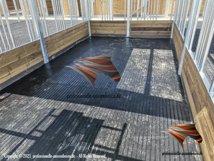 Bild 15: Pferderaufe & Heuraufe | Futterraufe und Fressgitter mit Offenstall