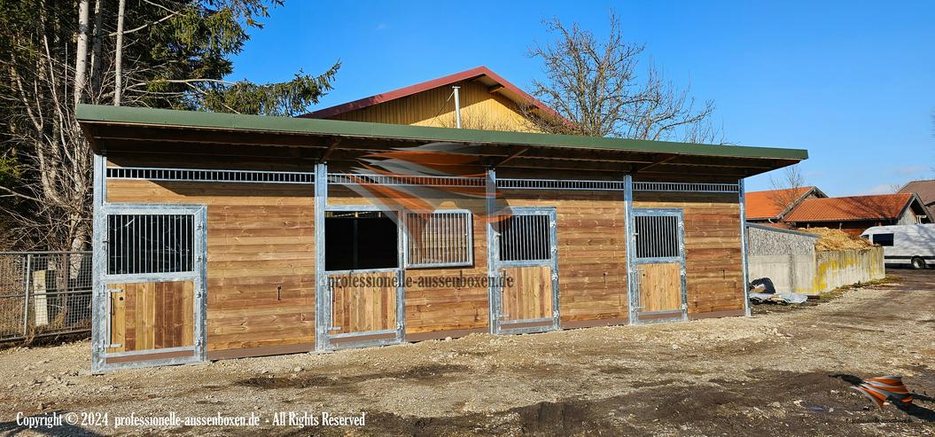 Bild 2: Pferdestall bauen & Offenstall kaufen | Pferdebox und Heuraufe