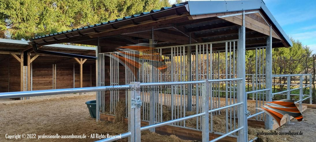 Bild 18: Pferderaufe, Heuraufe und Futterraufe mit Fressgitter für den Offenstall