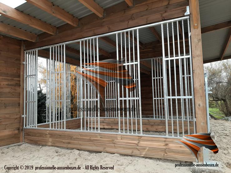 Bild 10: Weidehütte mit Fressgitter & Unterstand, Laufstall und Offenstall