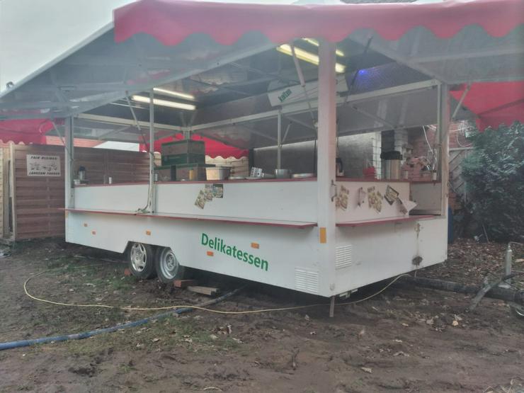 Verkaufe zwei Verkaufsanhänger – 6 m Verkaufsraumlänge.